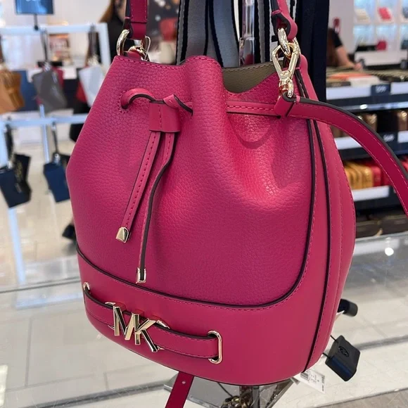MICHAEL KORS 
Reed Md Pebbled Leather Bucket Bag Satchel Crossbody
Electric Pink - Picture 9 of 16